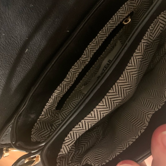 FREE WITH $25 PURCHASE- Chain Strap Purse - Picture 4 of 4